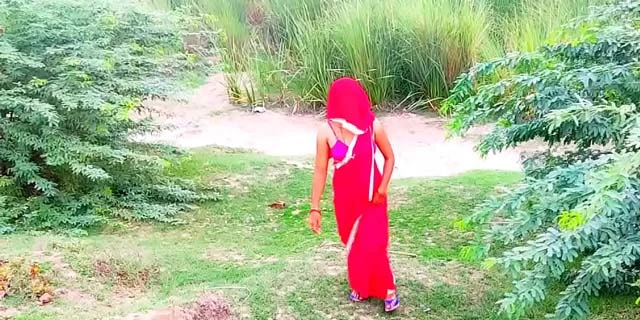 Village sister-in-law fucked in open space video. Desivideo.net - Hindi Sex Videos