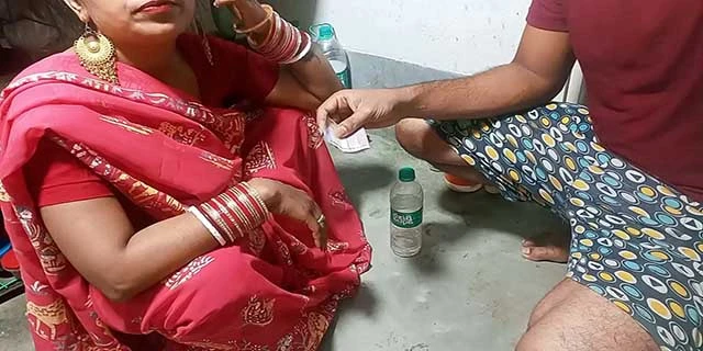 Sister-in-law gave her pussy to fuck in exchange for money Video. Desivideo.net - Hindi Sex Videos