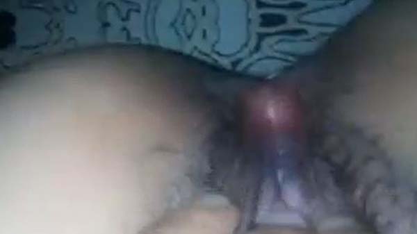 Desi kamwali fingering karti hui masti mein