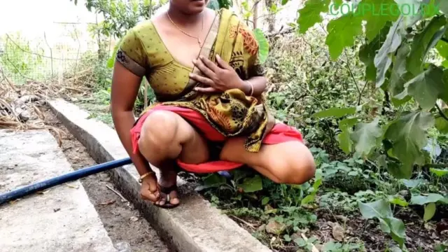 The owner fucked the garden worker video. Desivideo.net - Hindi Sex Videos