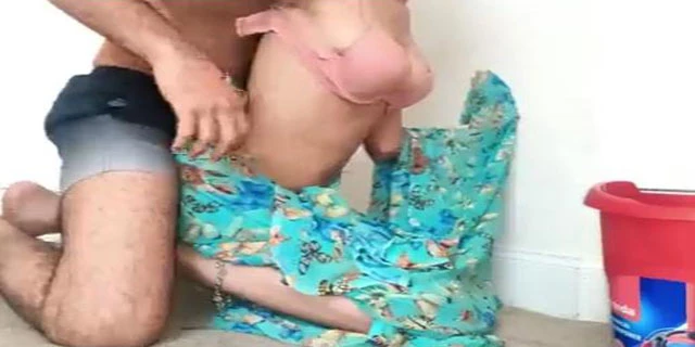 Desi sexy maid's pussy fucking video with abuses. Desivideo.net - Hindi Sex Videos